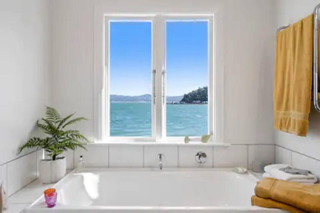 Seaglass Cottage โลเวอร์ฮัท ภายนอก รูปภาพ